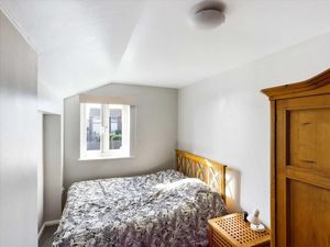 Photo 7- click for photo gallery